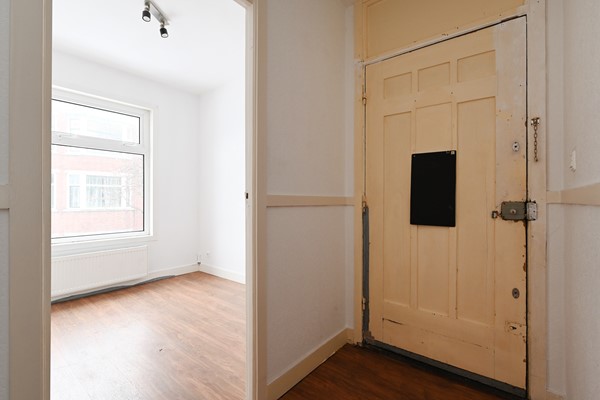 Medium property photo - Jan ten Brinkstraat 147, 2522 HX Den Haag